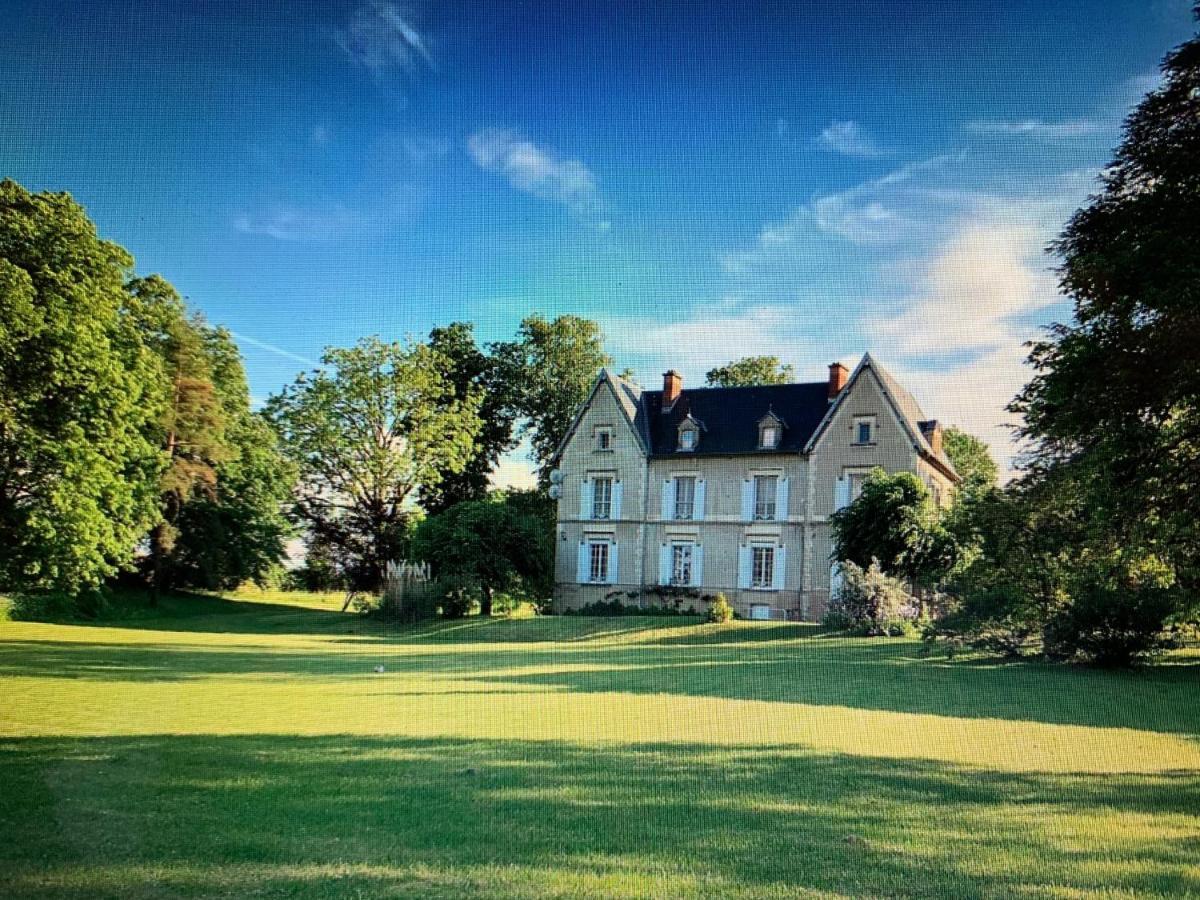Bed and Breakfast Le Donjon D'Anthon Esterno foto