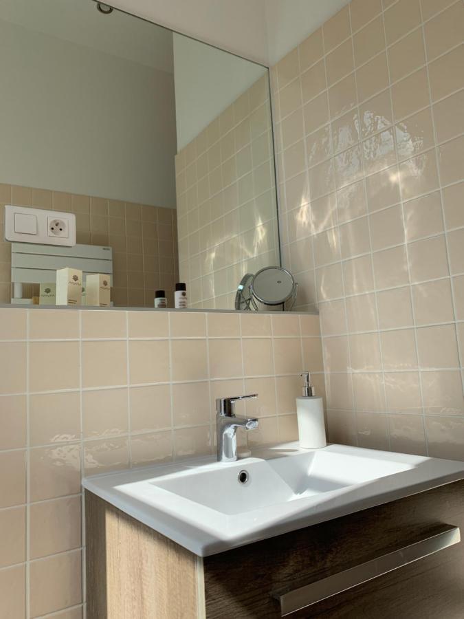 Bed and Breakfast Le Donjon D'Anthon Esterno foto